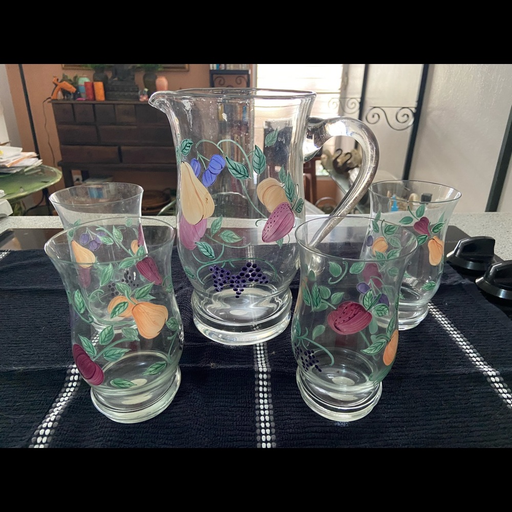 Pitcher and four cup.